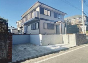 【高尾駅・中古戸建】元八王子町3丁目　◎駐車所2台◎南側広々お庭&東南道路につき陽当たり良好《リフォーム参考例有》