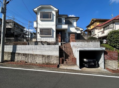 【高尾駅・中古戸建】八王子市元八王子町3丁目　◎南西角地◎南側庭の為日当たり良好